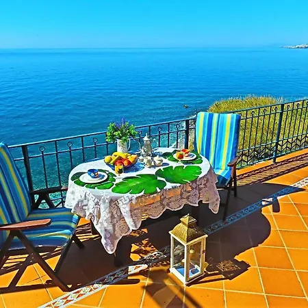 Balcon Del Duende Seafront Paradise شقة نيرخا