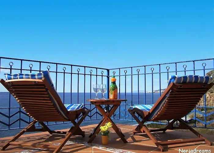 Balcon Del Duende Seafront Paradise شقة نيرخا